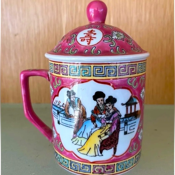 Vintage Chinese hand painted mug with lid - Picture 1 of 4